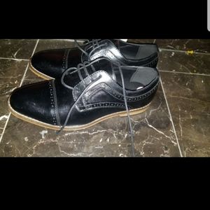 Boys formal shoes size 4